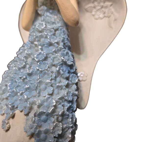 Angel Figurine Holding Dove Flower Dress 10 Inch Valerie Parr Hill QVC - Picture 6 of 16